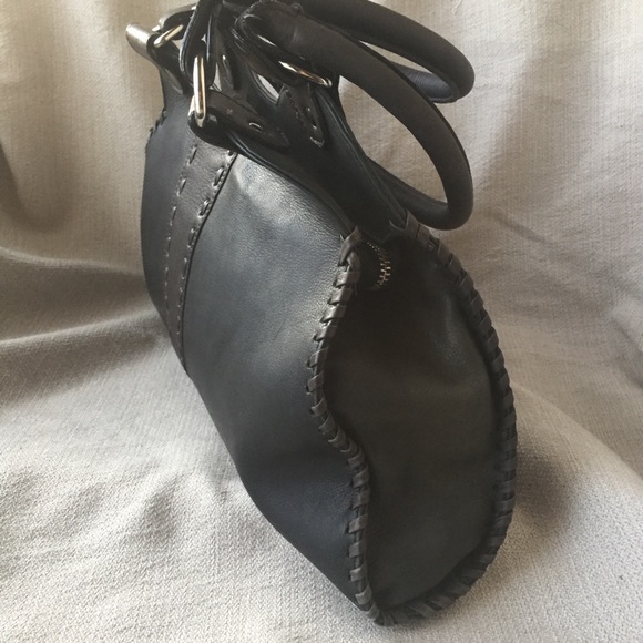 Unique two-tone leather handbag - Picture 4 of 7